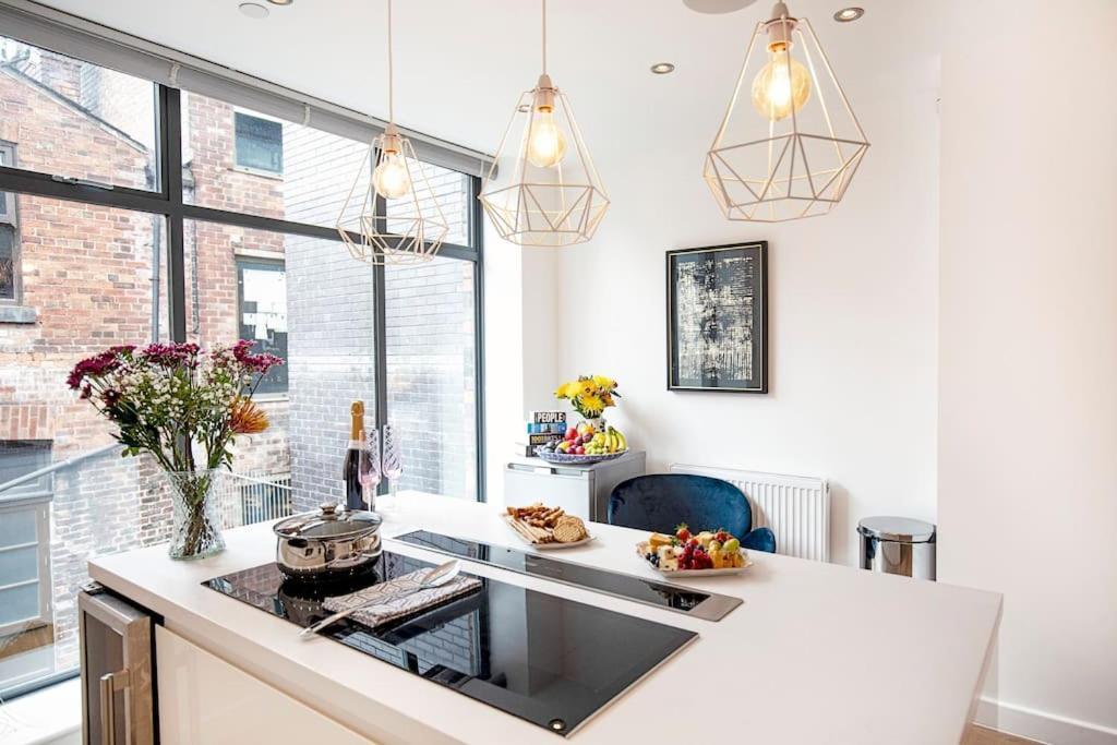 City Superhost: Luxury Deansgate Townhouse Manchester Buitenkant foto