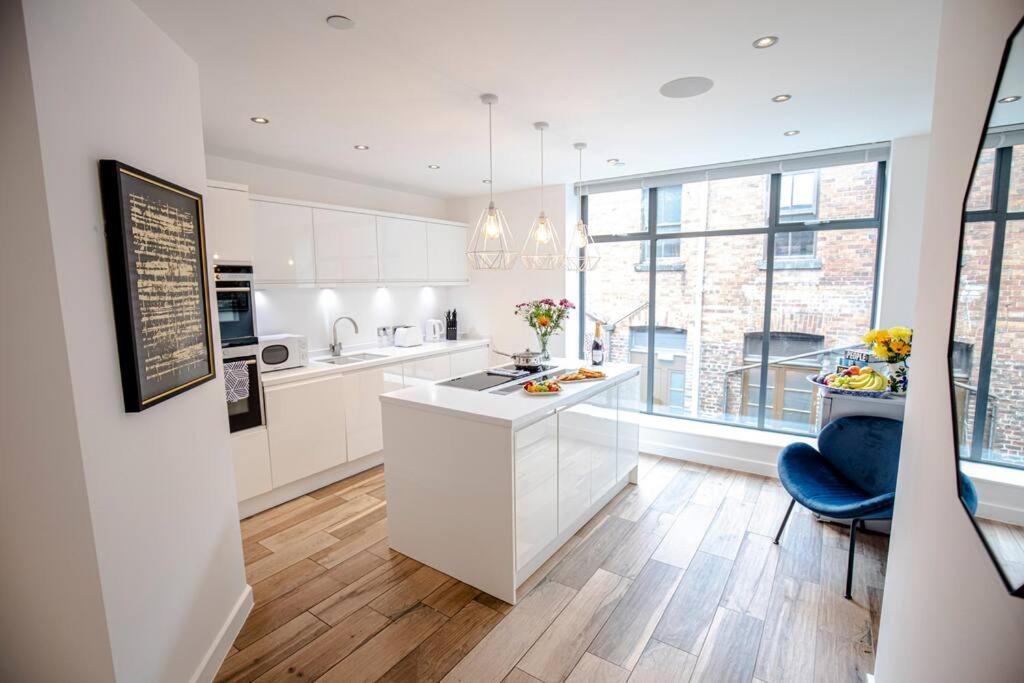 City Superhost: Luxury Deansgate Townhouse Manchester Buitenkant foto