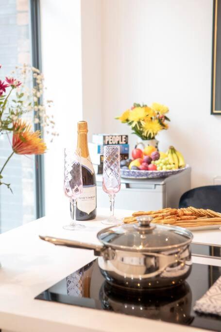 City Superhost: Luxury Deansgate Townhouse Manchester Buitenkant foto