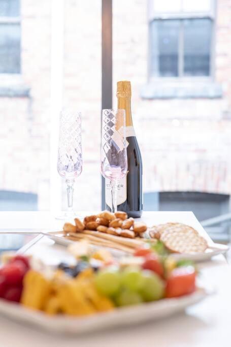 City Superhost: Luxury Deansgate Townhouse Manchester Buitenkant foto