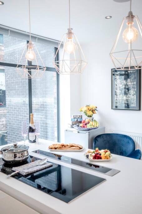 City Superhost: Luxury Deansgate Townhouse Manchester Buitenkant foto
