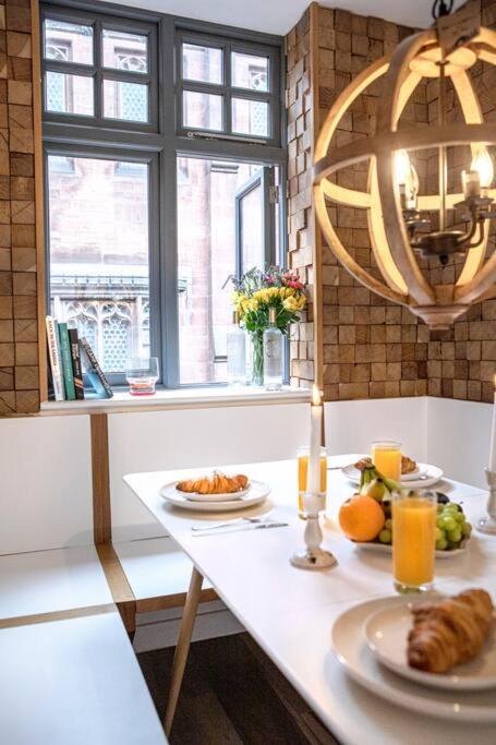 City Superhost: Luxury Deansgate Townhouse Manchester Buitenkant foto